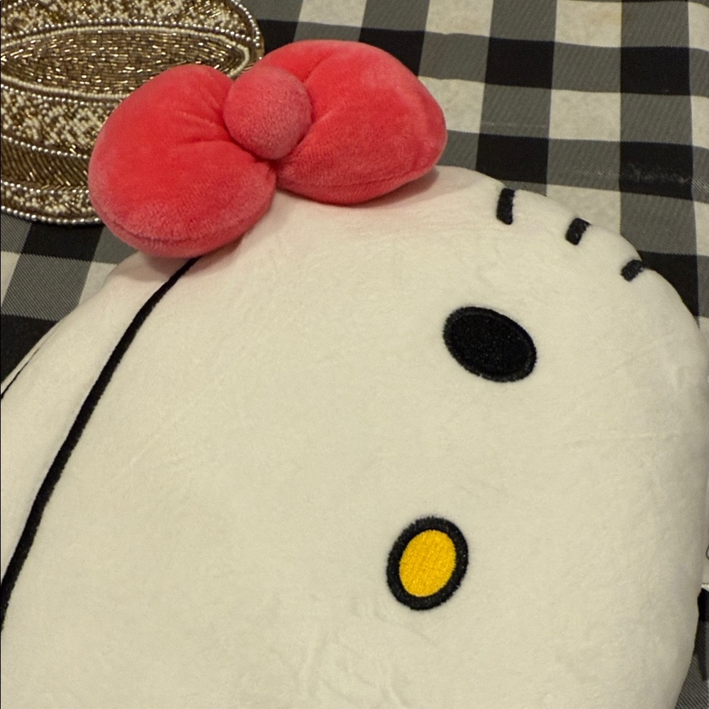 Hello Kitty White and Pink Plush with Bow large pillow - Picture 4 of 4
